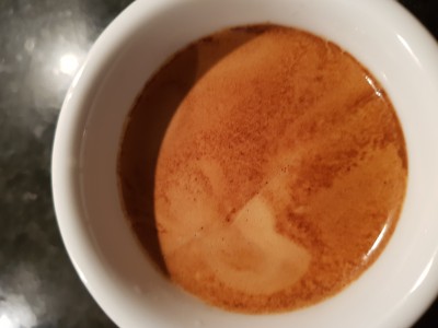 Als &quot;Americano&quot; met grote tussen haakjes , want met verhouding 55gr water en 18in,38 uit  espresso, kunnen veel Americanos hier nog wat van leren.